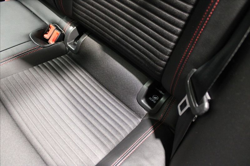 Škoda Octavia 2,0 162 kW RS DSG, NAVI, 1. ma - fotka 31 z 39