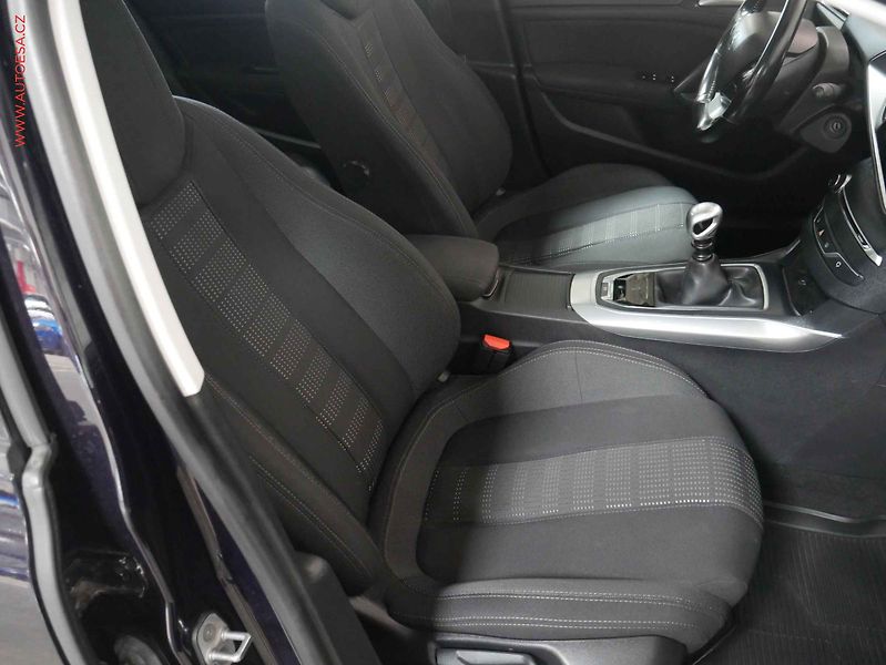 Peugeot 308 (2016) 2.0 HDi, Navigace - fotka 12 z 25