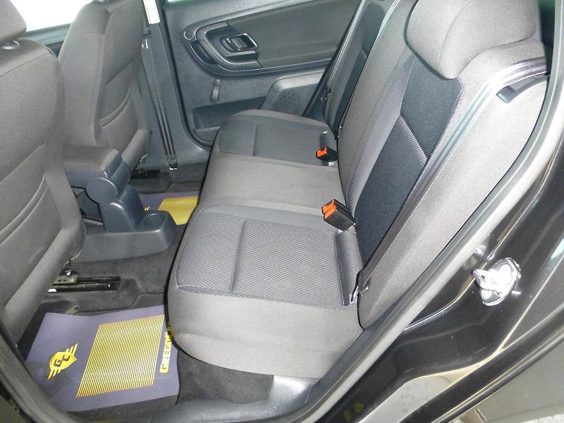 Škoda Fabia (2011) 1,2TSI*KLIMA*ALU KOLA*VYHŘ.SED - fotka 15 z 26