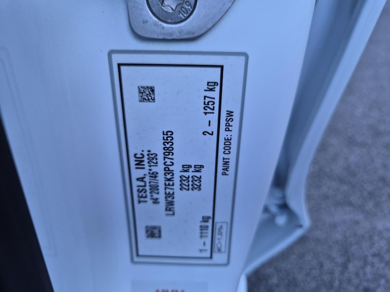Tesla Model 3 LONG RANGE DUAL MOTOR TZ  95% - fotka 47 z 48