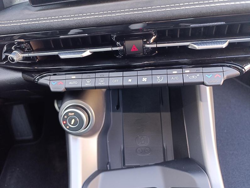 Alfa Romeo Tonale (2026) Sport Speciale 1,5 Ibrida 175k - fotka 27 z 44