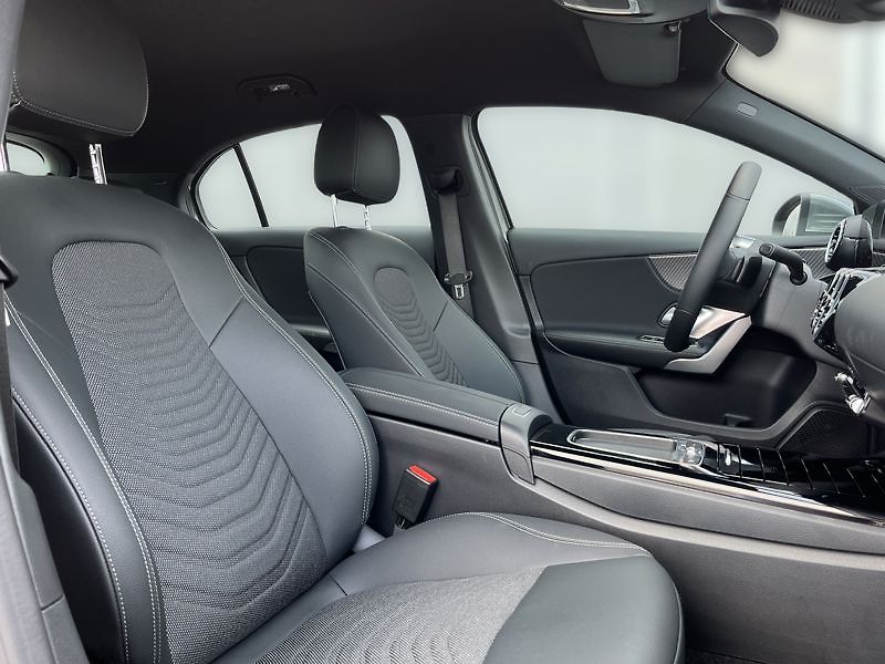 Mercedes-Benz Třídy A A-Třída 180 Progressive Editio - fotka 16 z 21