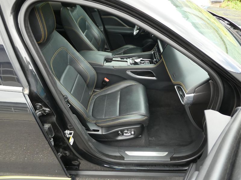 Jaguar F-Pace 300 SPORT 221kW 4x4  - fotka 13 z 15