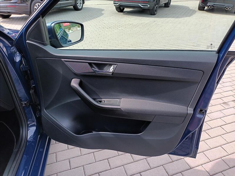 Škoda Fabia 1,2 TSI,66KW,1MAJ,AMBI,KOLA - fotka 23 z 45