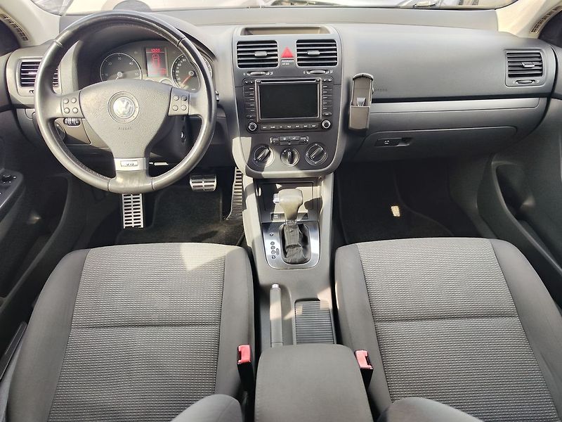Volkswagen Golf 1.9 TDI/77kW DSG - fotka 12 z 24
