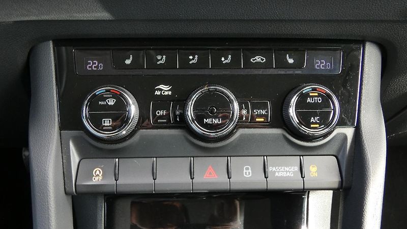 Škoda Karoq 2.0 TDI 110 kW Style - fotka 17 z 23