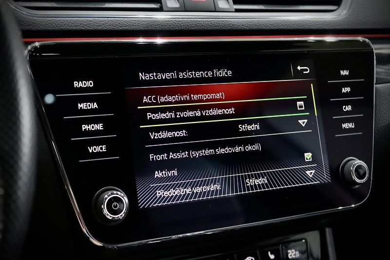 Škoda Superb 3 2.0 TSI 162 kW DSG Sportline - fotka 33 z 48