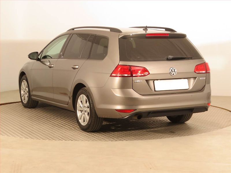 Volkswagen Golf (2016) 1.6 TDI, Automat, Serv.kniha - fotka 4 z 17