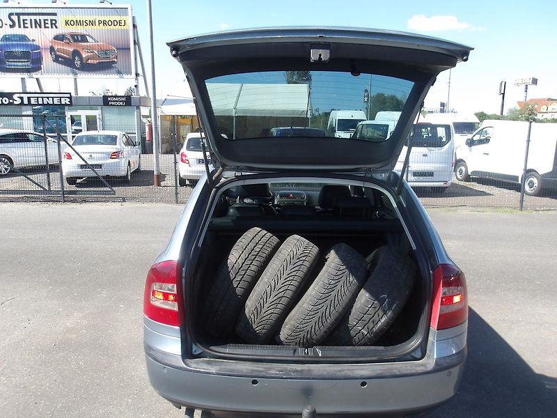 Škoda Octavia 1,9TDi 4X4 !!! KŮŽE,VÝHŘEVY ! - fotka 14 z 24