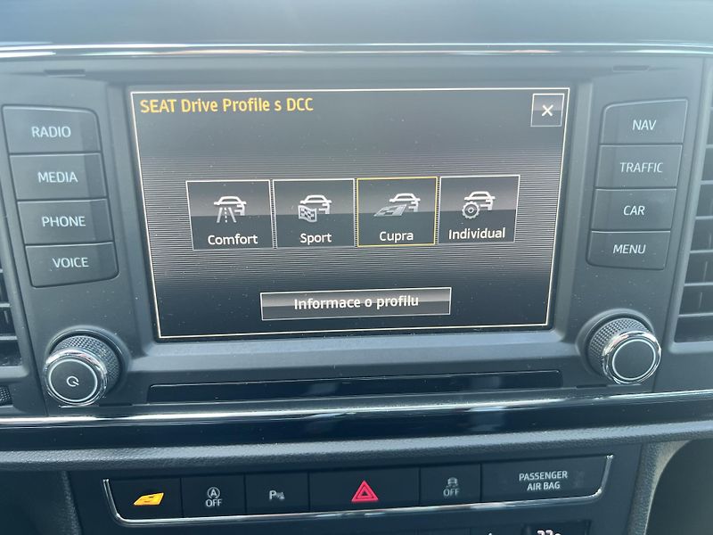 Seat Leon Cupra 280 2.0TSi DSG KŮŽE ALU - fotka 25 z 55