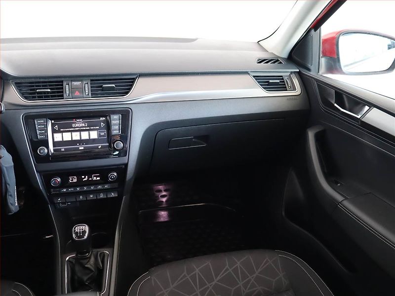 Škoda Rapid (2018) 1.0 TSI, Tempomat - fotka 8 z 21