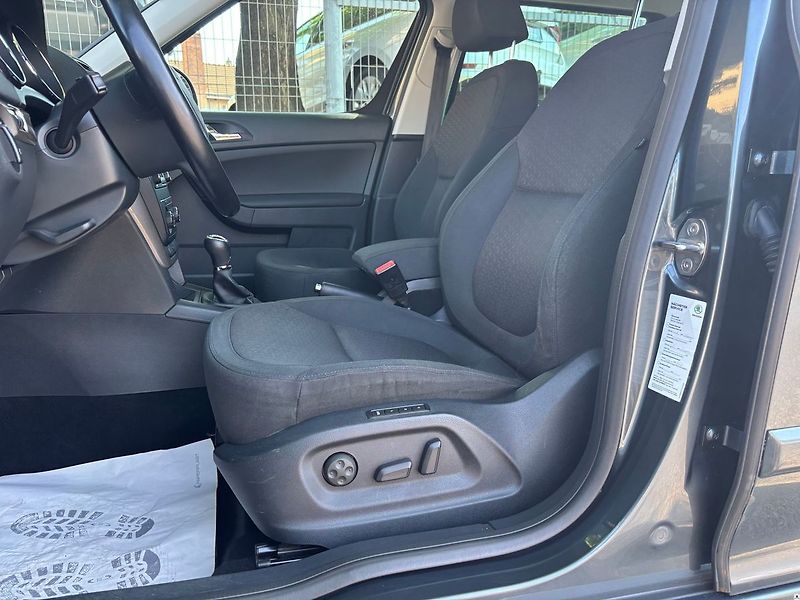 Škoda Yeti 1.4TSi-90KW/2015/ELEGANCE.1MAJ - fotka 25 z 49