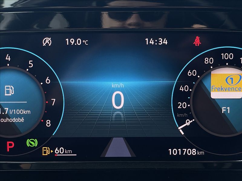 Volkswagen Golf Variant 1,5 eTSI DSG Life Kamera+KESSY - fotka 10 z 23