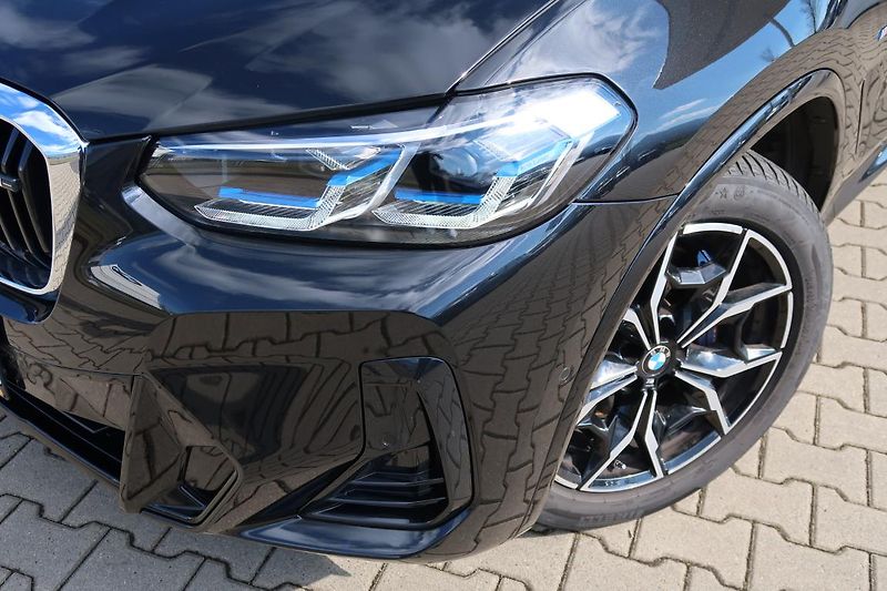 BMW X4 M40d - fotka 14 z 15