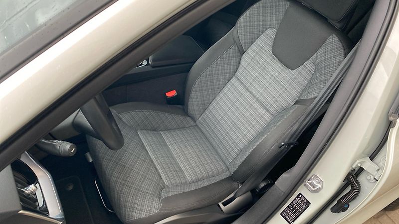 Volvo V60 Cross Country Pro, B4 AWD, 145 - fotka 7 z 28