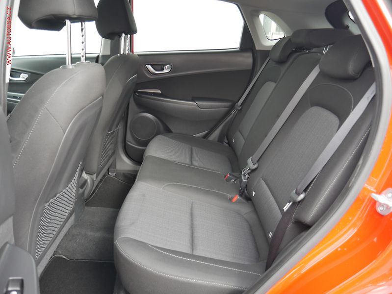 Hyundai Kona (2023) 1.0 T-GDi, 1.maj,ČR, AT, LED - fotka 10 z 24
