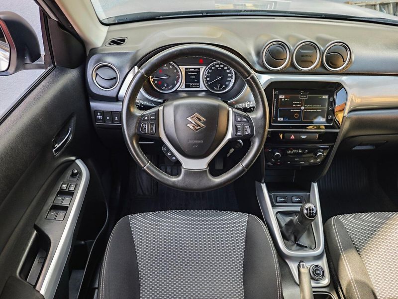 Suzuki Vitara (2016) 1.6 VVT ALLGrip 4x4 Kamera - fotka 15 z 42