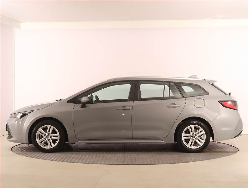 Toyota Corolla (2022) 1.8 Hybrid, full bybrid - fotka 3 z 25