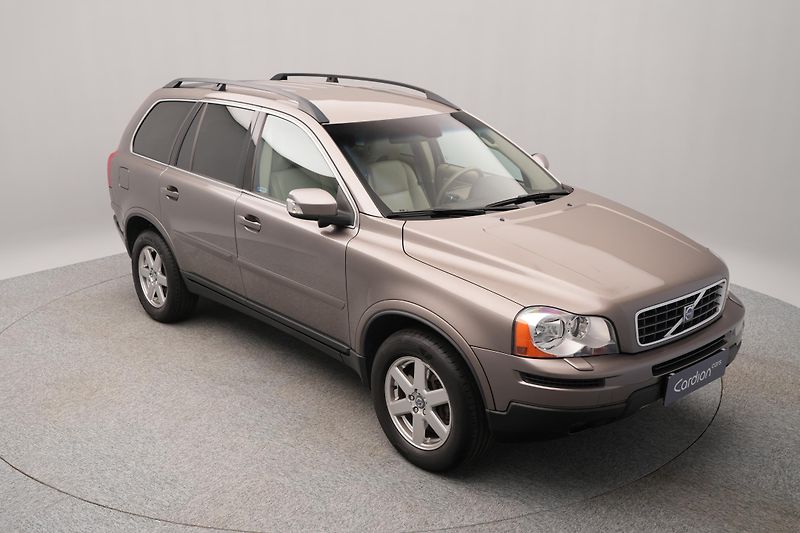 Volvo XC90 D5 AWD SUMMUM AUT CZ  - fotka 13 z 41