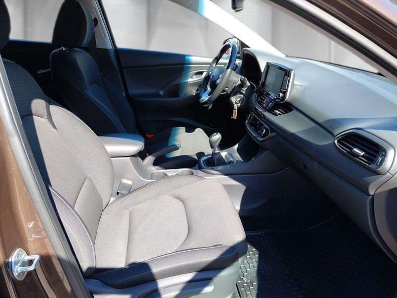 Hyundai i30 (2017) 1,6 CRDi 81 kW STYLE - fotka 22 z 24