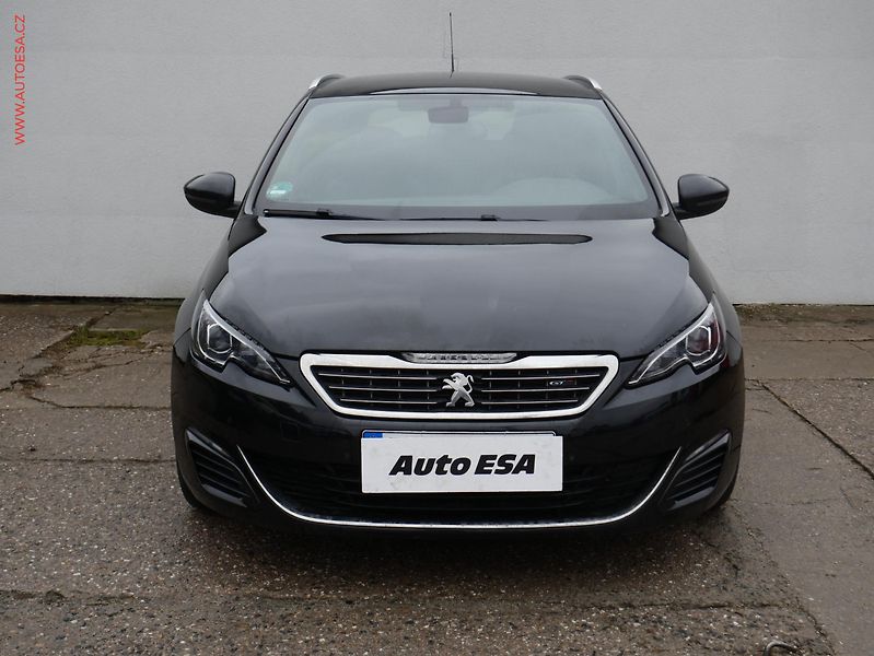Peugeot 308 (2015) 2.0 HDi, 2.maj, AT, navi, LED - fotka 2 z 20