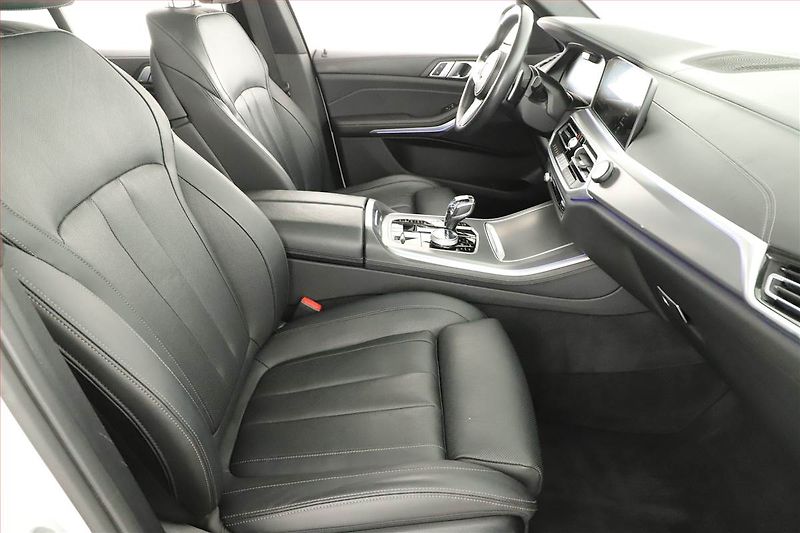 BMW X5 (2021) xDrive30d - fotka 7 z 29