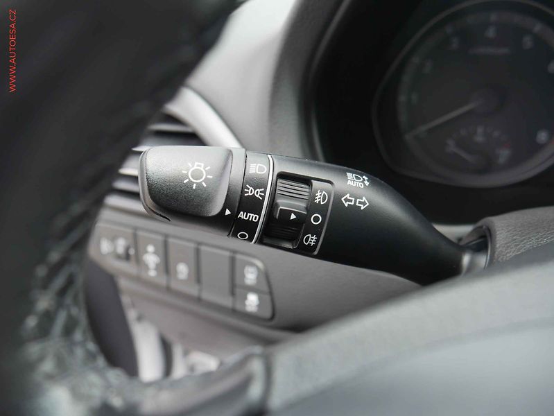 Hyundai i30 (2022) 1.5 T-GDi, 1.maj,ČR, Navi - fotka 18 z 23