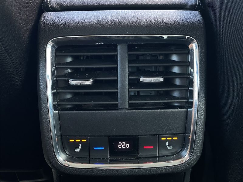 Škoda Octavia 2,0 TDI DSG Style Plus TAŽNÉ - fotka 14 z 24