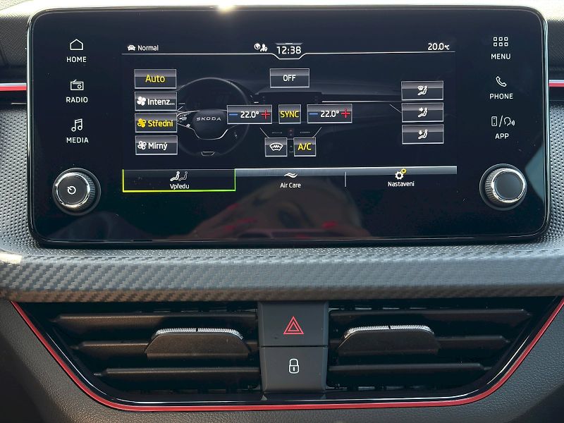 Škoda Kamiq (2026) DSG 1.0 TSI / 85 kW / MONTE CA - fotka 28 z 33