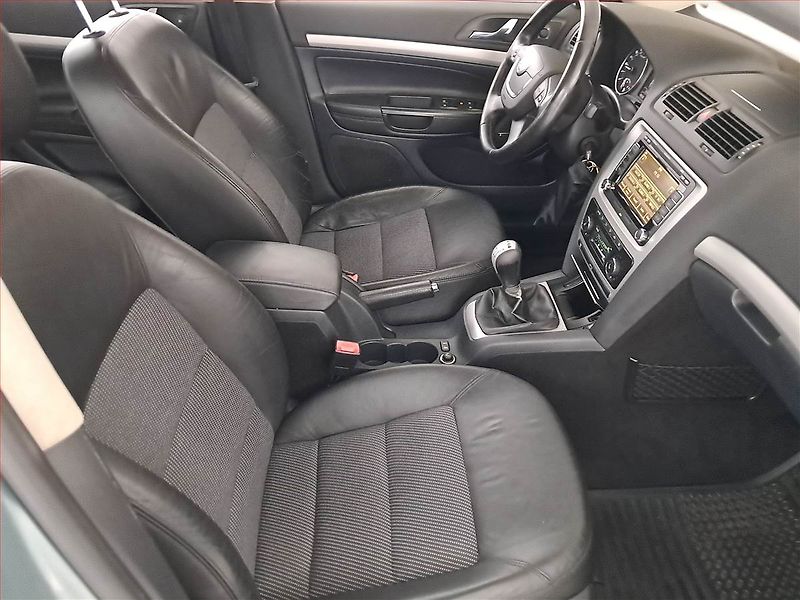 Škoda Octavia (2008) 2.0 TDI, 4X4, Serv.kniha - fotka 9 z 19