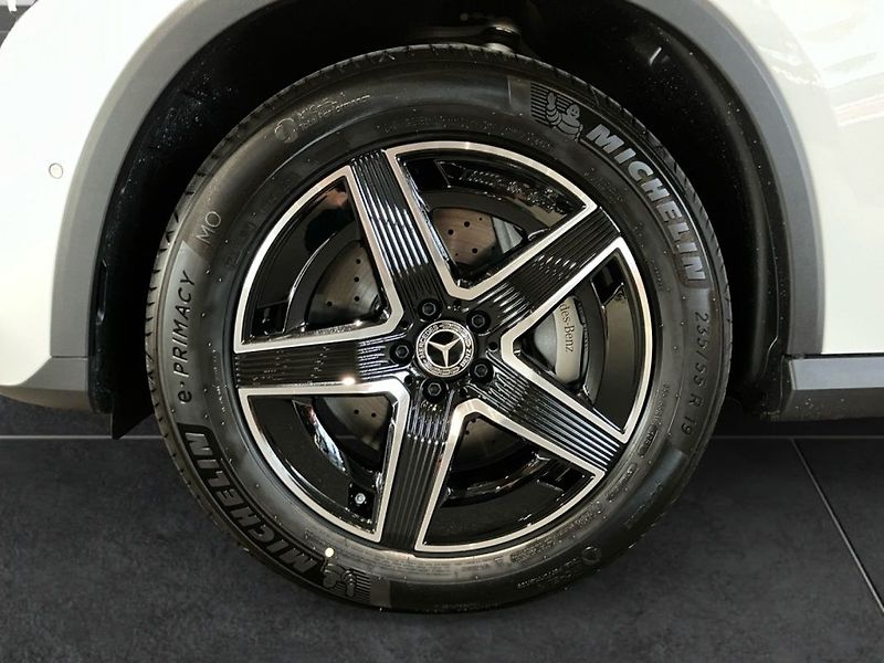 Mercedes-Benz GLC 220d 4Matic, DISTRONIC, - fotka 6 z 9