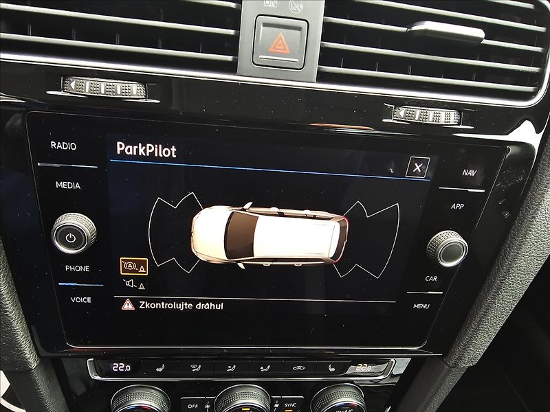 Volkswagen Golf VII 1,4 TSi Highline NAVI - fotka 52 z 52