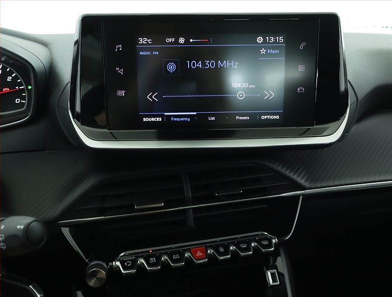 Peugeot 2008 (2022) Active 1.2 PureTech - fotka 12 z 15
