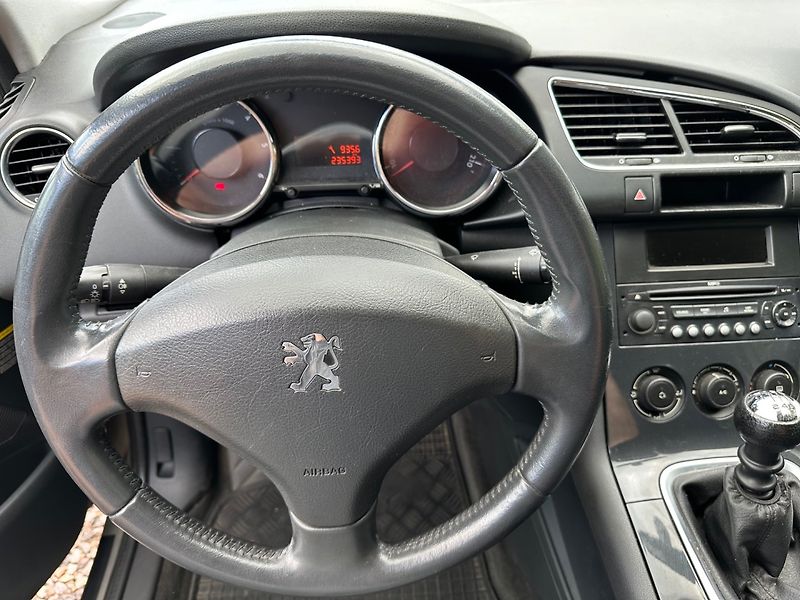 Peugeot 3008 1.6HDI 80kW - fotka 12 z 17