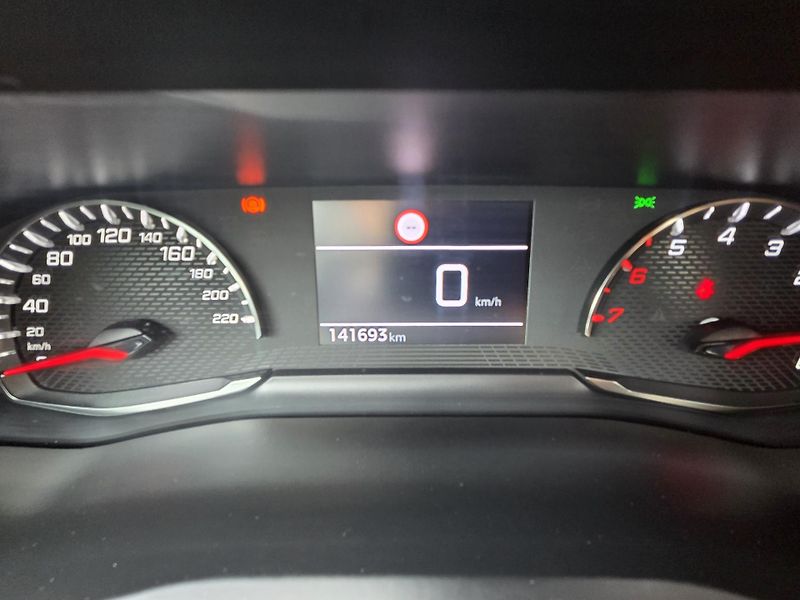 Peugeot 2008 (2020) 1.5 BHDi 100 ACTIVE MAN5 - fotka 14 z 25