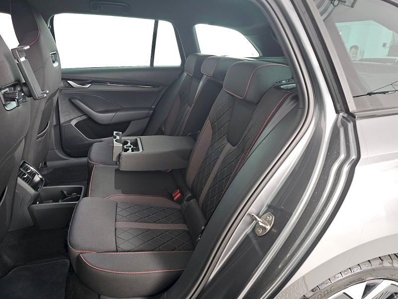 Škoda Octavia (2025) RS 2.0TSi 195Kw RS TAŽNÉ - fotka 8 z 30