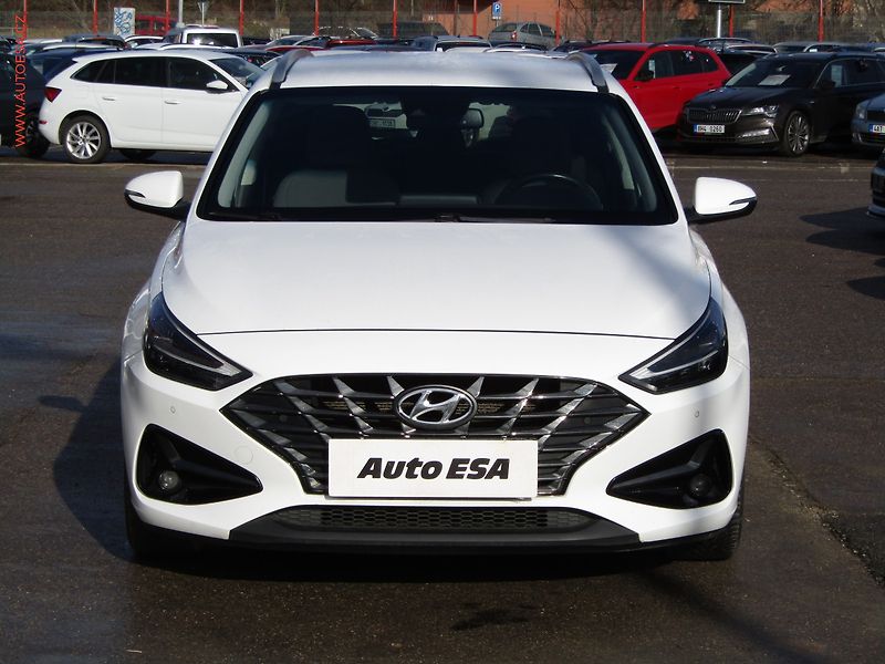 Hyundai i30 (2021) 1.6 CRDi, ČR, AT, park.kamera - fotka 2 z 19