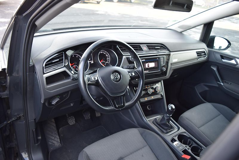Volkswagen Touran (2017) 1.4TSI 110kw COMFORTLINE WEBAS - fotka 22 z 44