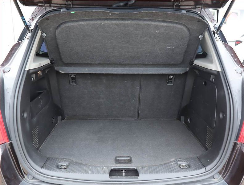 Opel Mokka (2013) Enjoy 1.7 CDTI, 4X4 - fotka 13 z 16