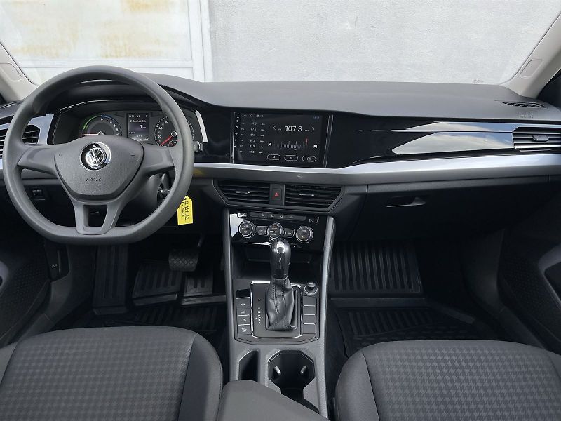 Volkswagen Bora (2019) E- 100 kW DSG - fotka 5 z 21