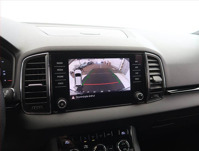 Škoda Karoq (2020) Sportline 1.5 TSI, digi klima - fotka 19 z 25