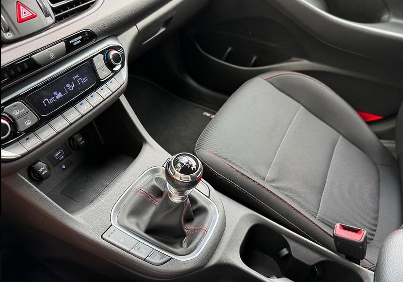 Hyundai i30 (2022) i30 N-Line 1.5 T-GDI - fotka 17 z 20
