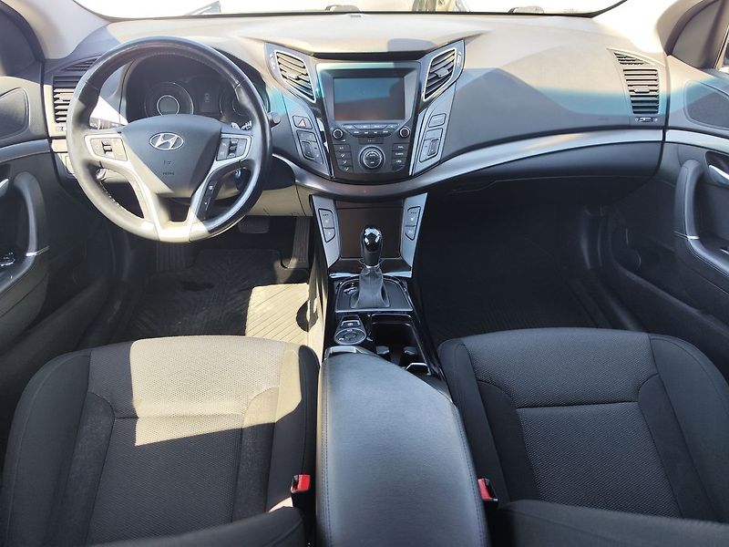 Hyundai i40 1.6 CRDi/100kW Success DCT - fotka 14 z 39