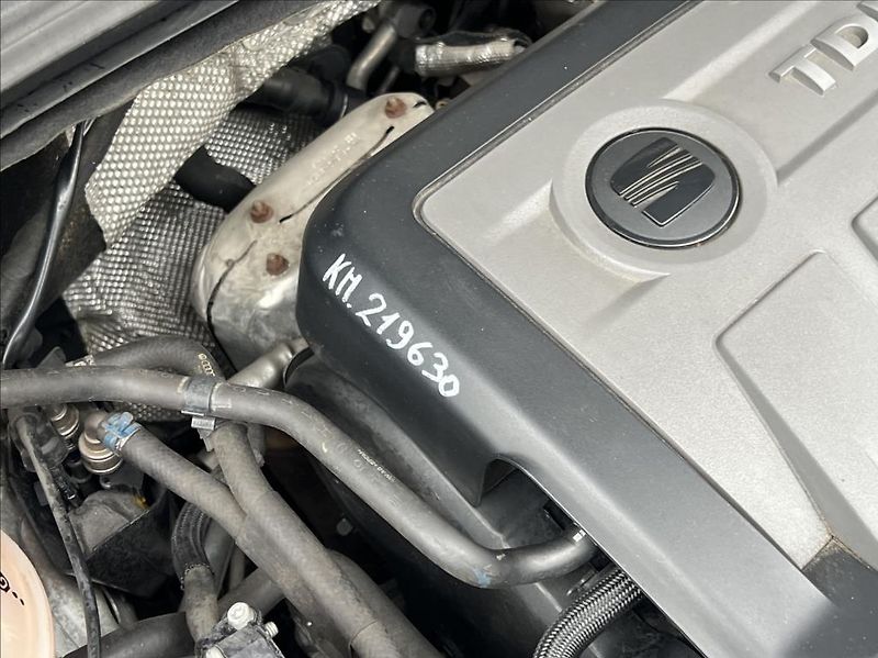 Seat Alhambra 2,0 TDi / STYLE / DSG / 7-míst - fotka 42 z 44