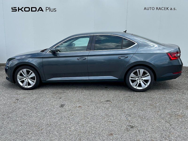 Škoda Superb (2019) 2.0 TDI 110kW Style - fotka 3 z 21