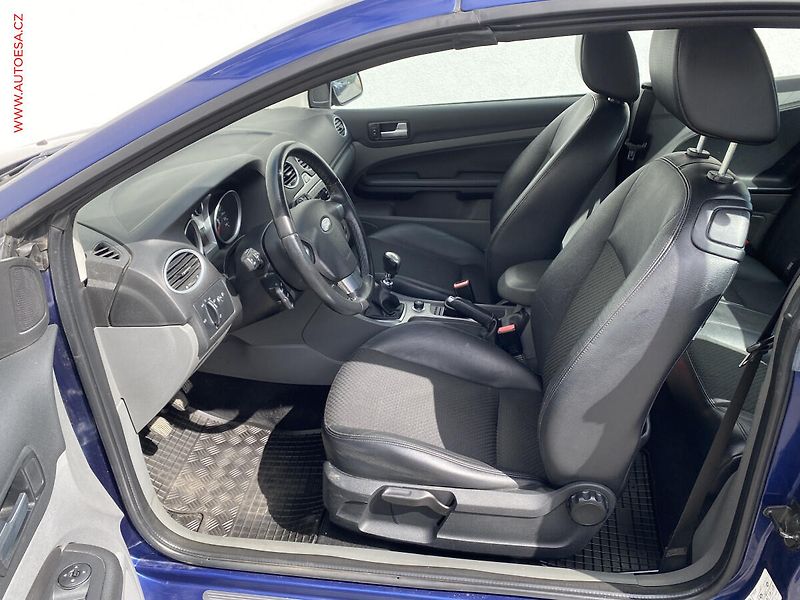 Ford Focus (2009) 2.0TDCi CC, AC, výhřev sed - fotka 9 z 18