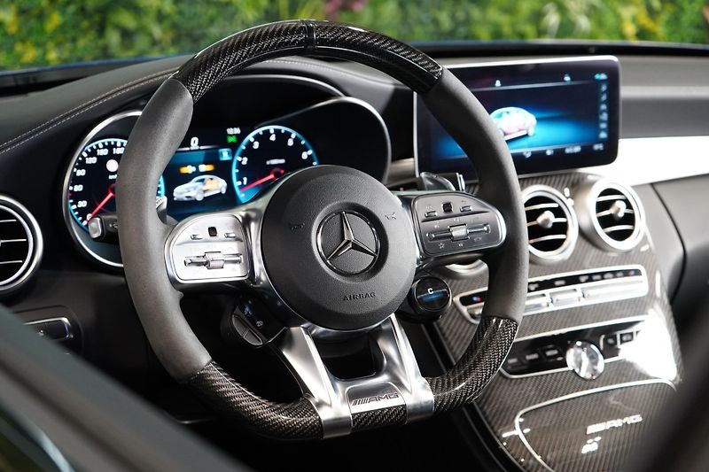 Mercedes-Benz Třídy C (2022) 63s*AMG*CERAMIC*HUD*CARBON*360 - fotka 28 z 44