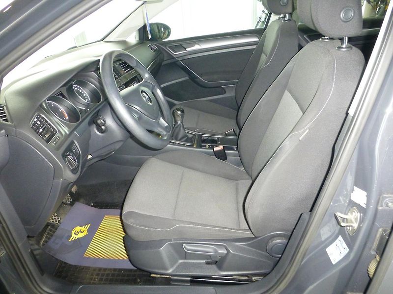 Volkswagen Golf (2014) 1,6TDI*NAVI*TAŽNÉ**ALU**PARK.S - fotka 11 z 26