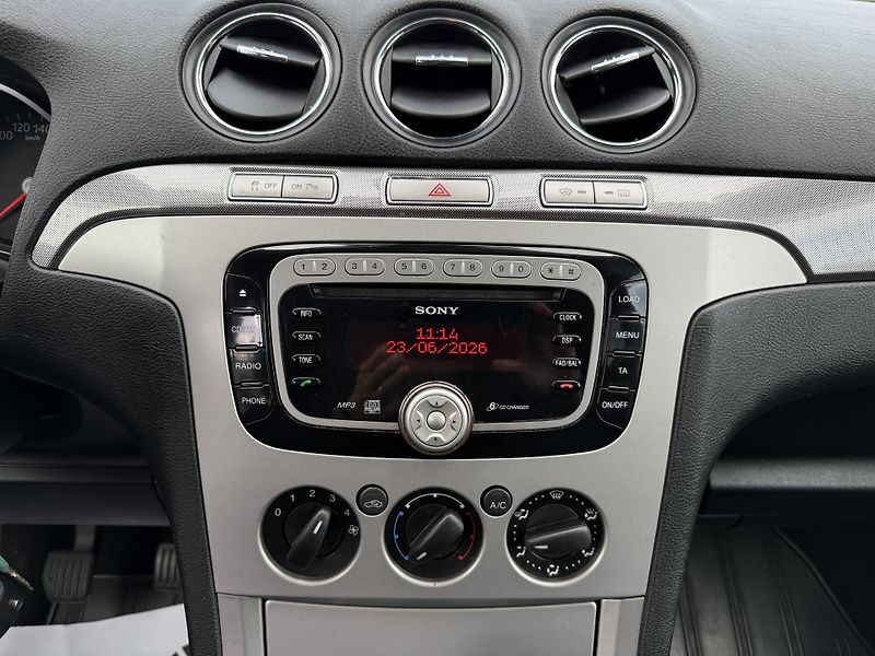 Ford Galaxy 2.0i 107kW 7míst - fotka 12 z 18