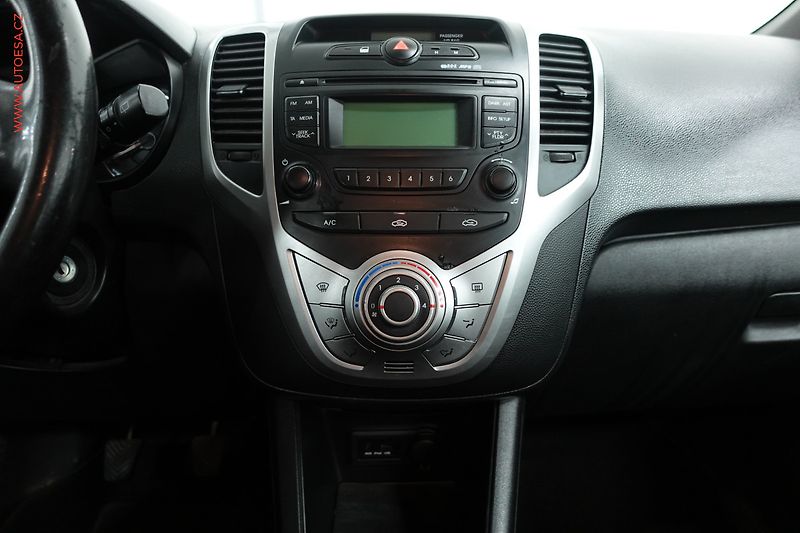 Hyundai ix20 (2011) 1.4 i, 1.maj,ČR, AC - fotka 13 z 21